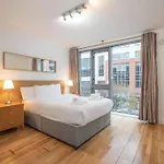 Dublin City Centre Mondern 1 Bed Apt - Sleeps 4 Open Booking