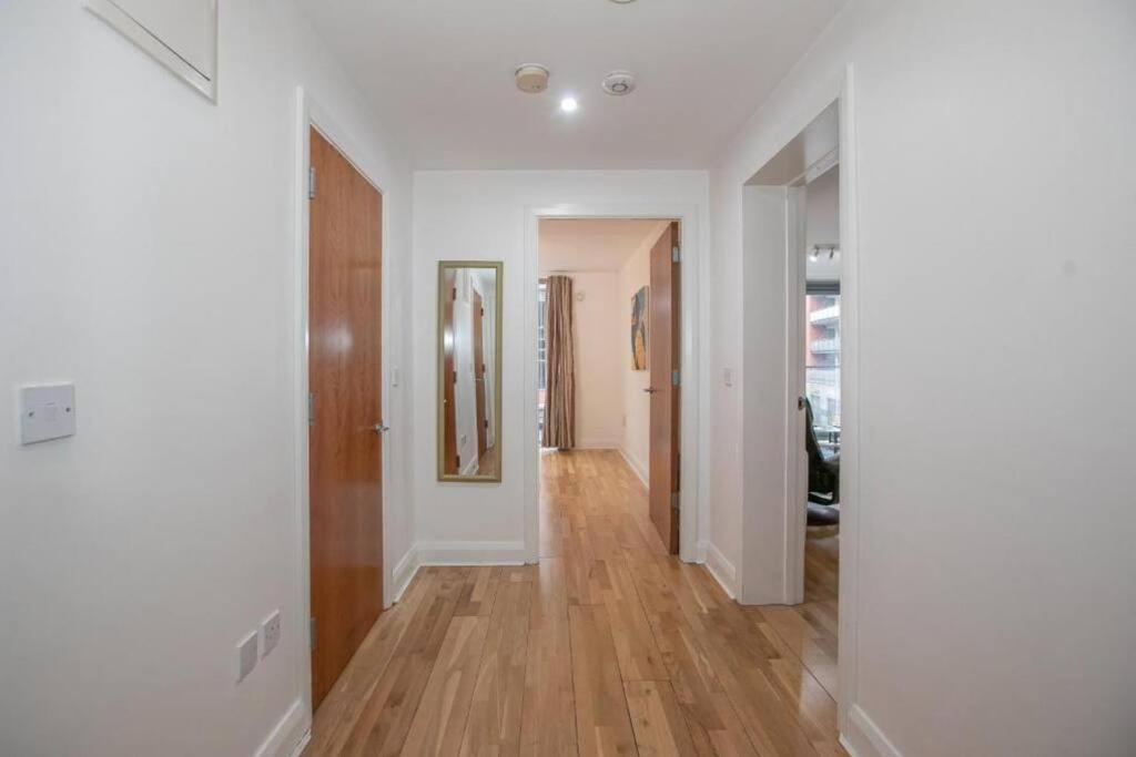City Centre Mondern 1 Bed Apt - Sleeps 4 Open Booking Apartment Dublin